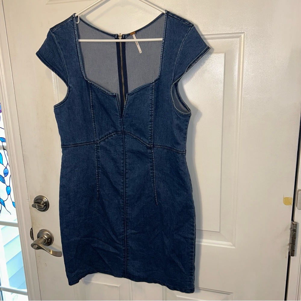 Free people denim jumper Size large blue denim dress  cap sleeves zippered back